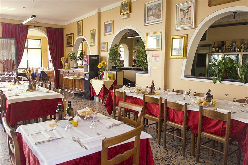 Hotel Olivi Salò Buitenkant foto