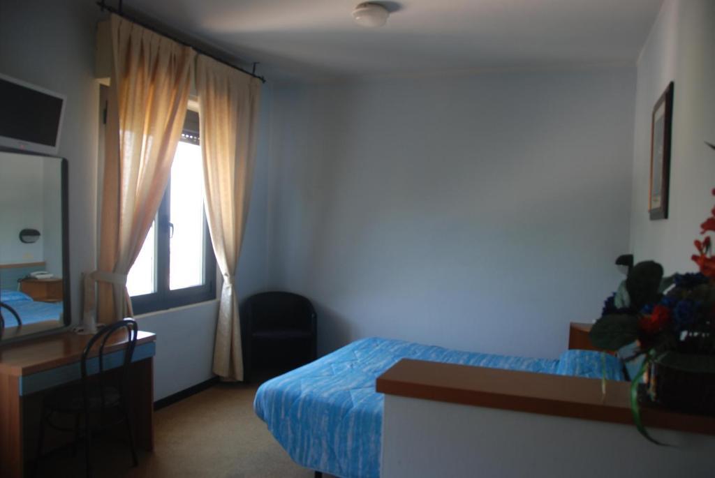 Hotel Olivi Salò Buitenkant foto