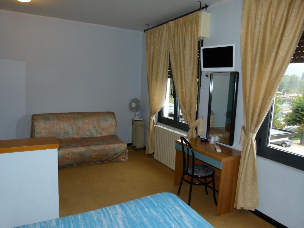 Hotel Olivi Salò Buitenkant foto