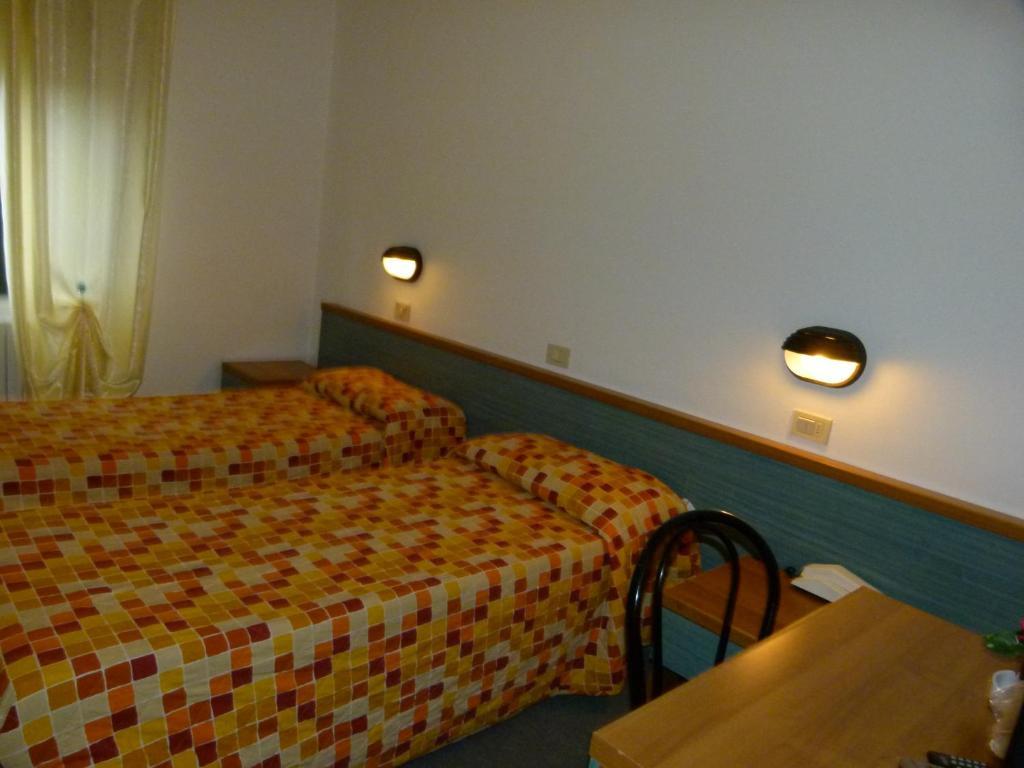 Hotel Olivi Salò Buitenkant foto