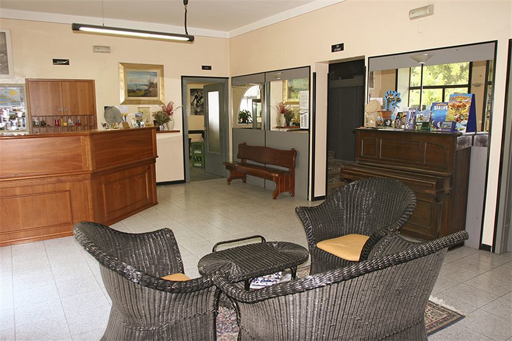 Hotel Olivi Salò Buitenkant foto