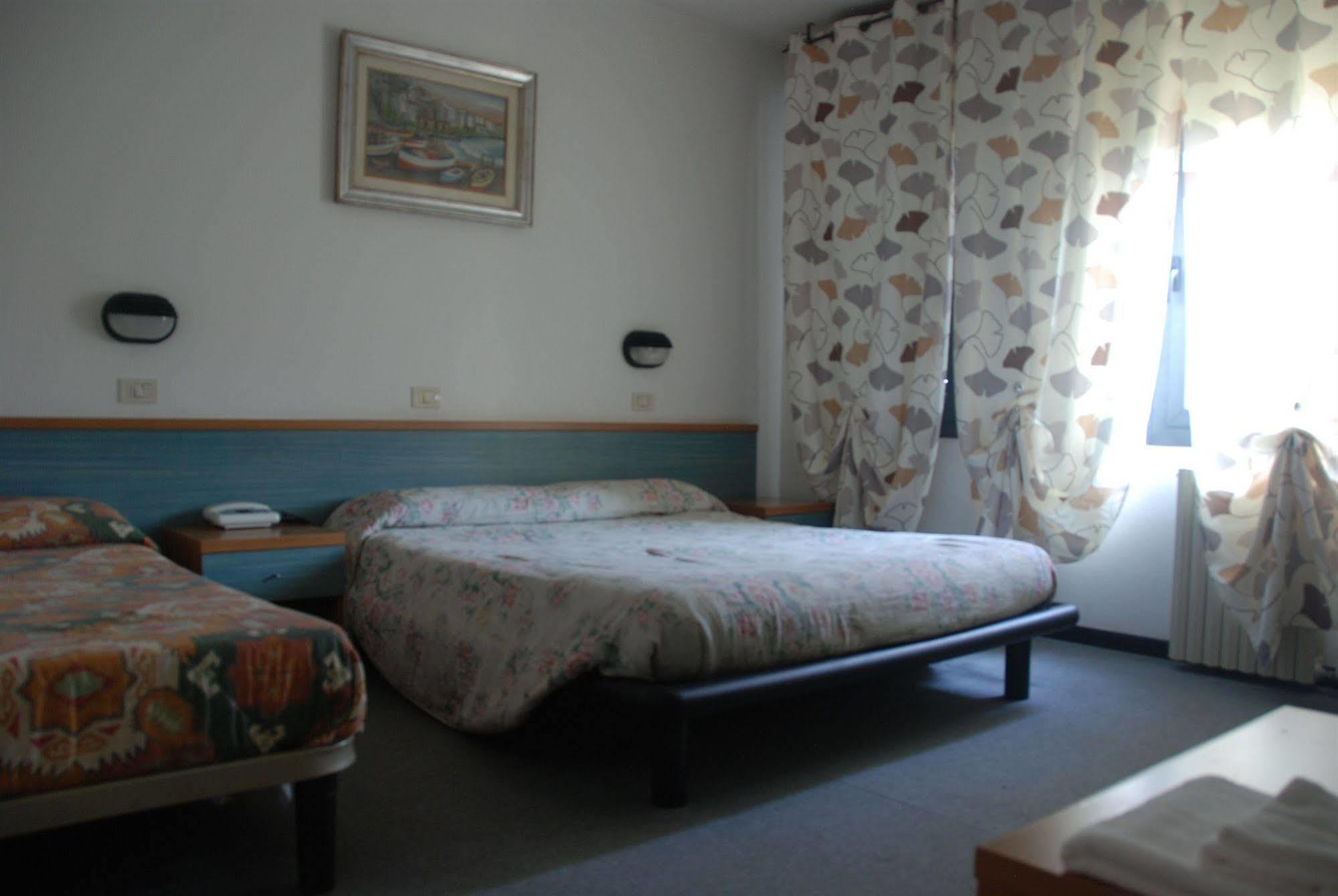 Hotel Olivi Salò Buitenkant foto