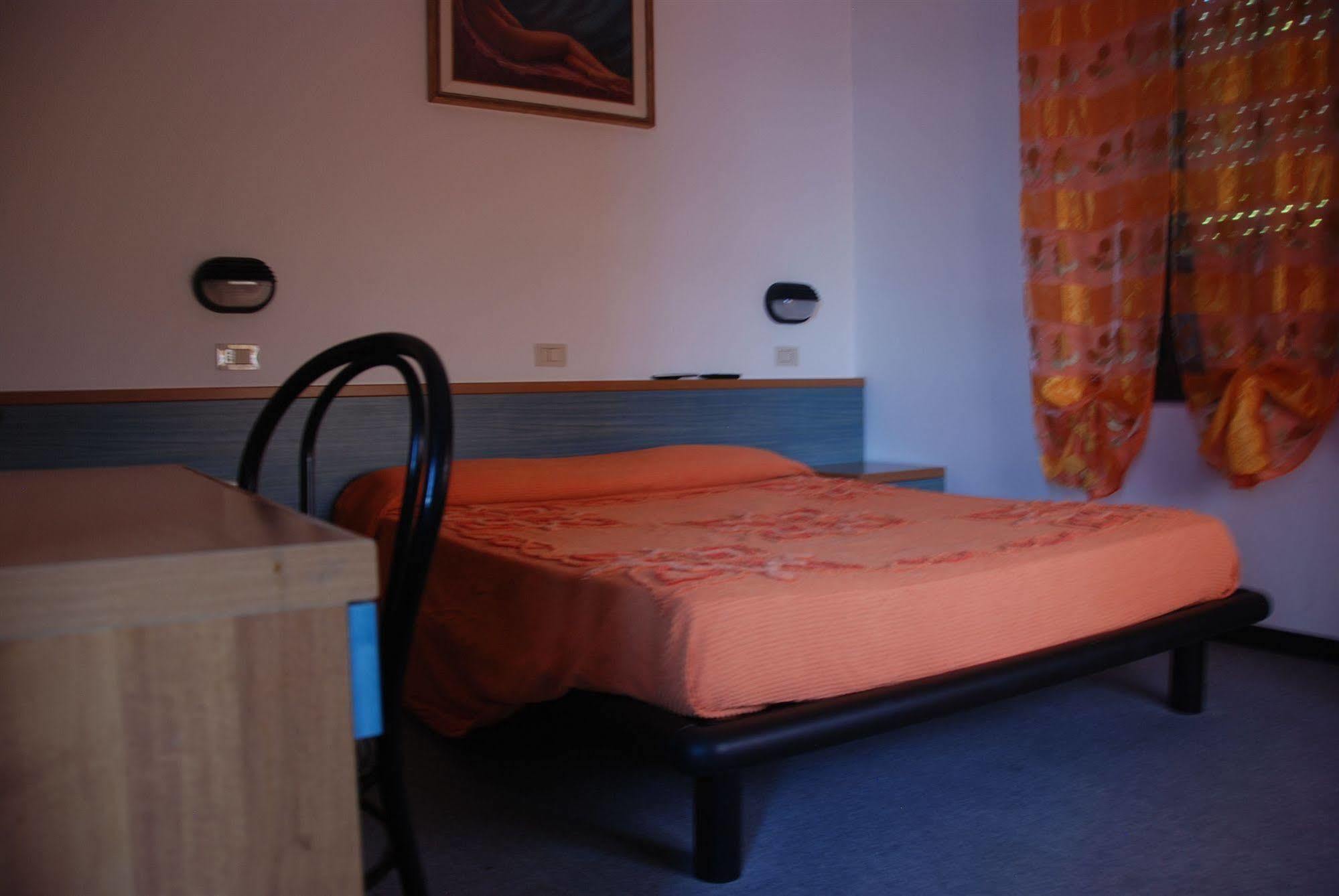 Hotel Olivi Salò Buitenkant foto