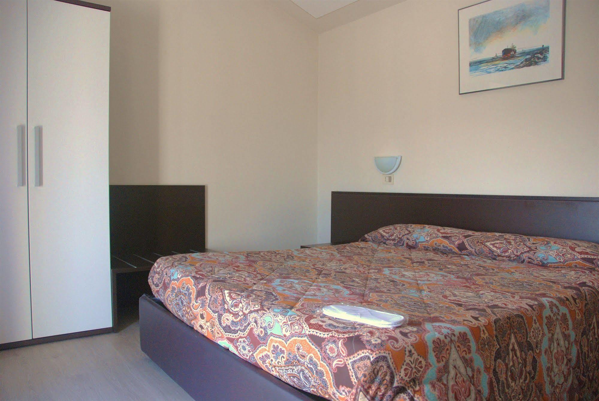 Hotel Olivi Salò Buitenkant foto