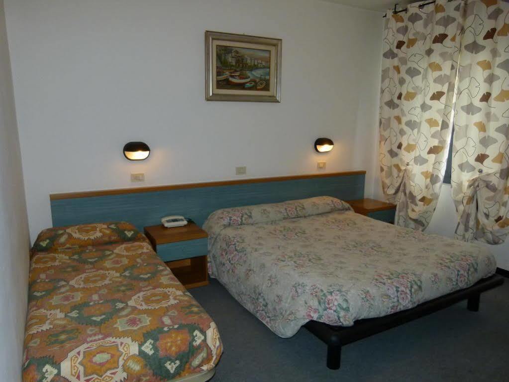 Hotel Olivi Salò Buitenkant foto