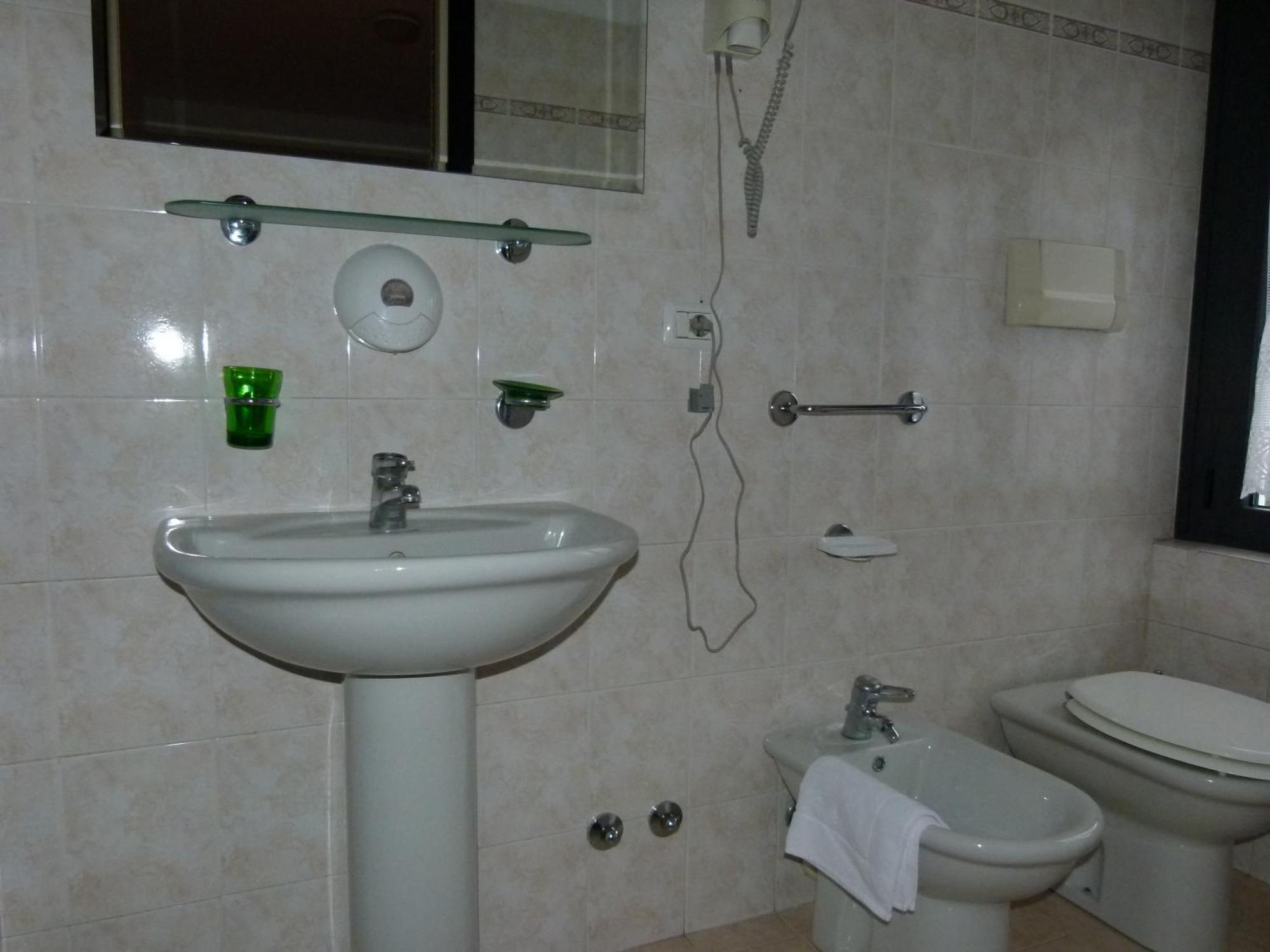 Hotel Olivi Salò Buitenkant foto